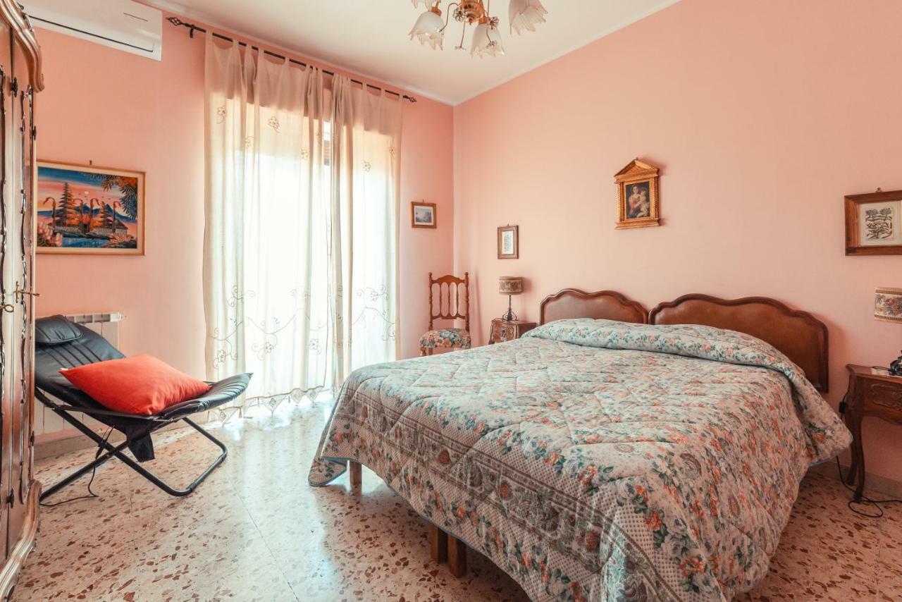 Theokles Apartment タオルミーナ エクステリア 写真